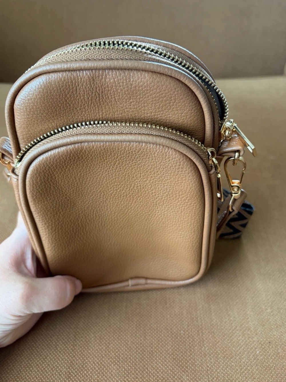 NWOT Women’s Neutral Crossbody Bag with Patterned Strap - Picture 2 of 4